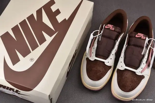 Rep AJ 1 OG SP x Scott DZ4137-206 Travis Low 0617